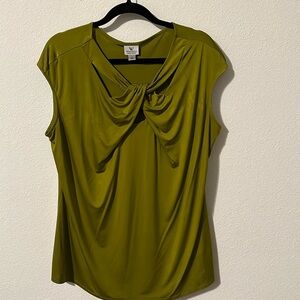 Worthington 2X sexy olive sleeveless twist front blouse.